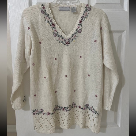 NWT CAROLYN TAYLOR VINTAGE EMBROIDERED KNIT SWEATER - Picture 1 of 7